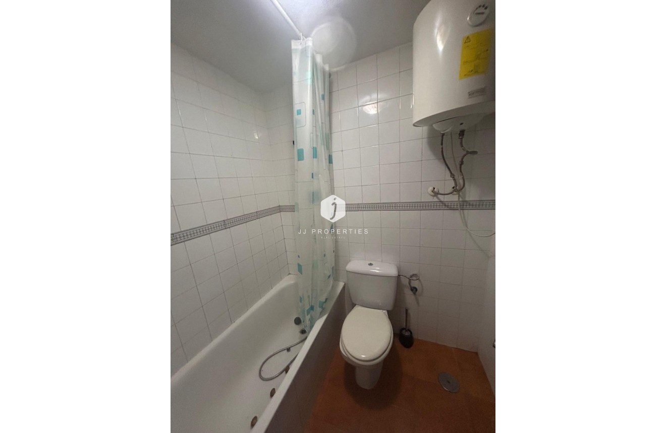 Segunda mano - Apartamento / piso -
Torrevieja - La veleta