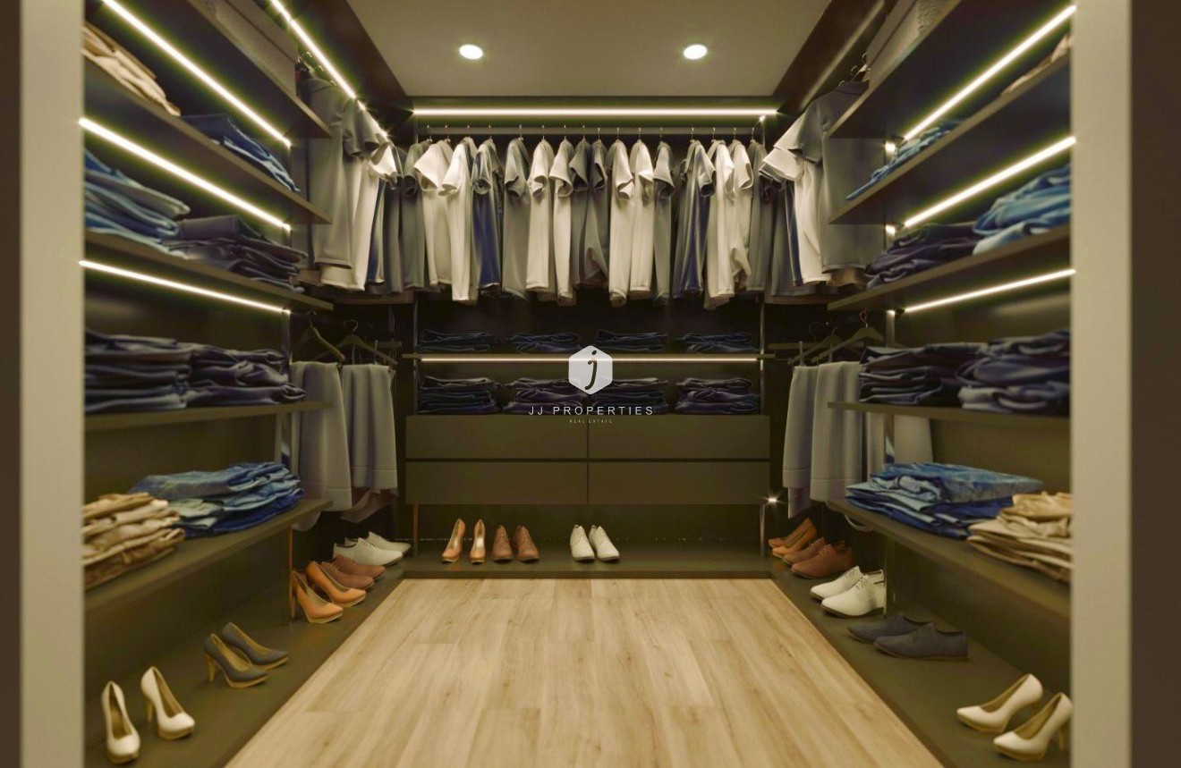 Nowy budynek - Daszek -
Torrevieja - Centro