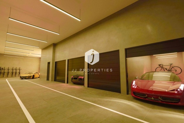 Nowy budynek - Daszek -
Torrevieja - Centro