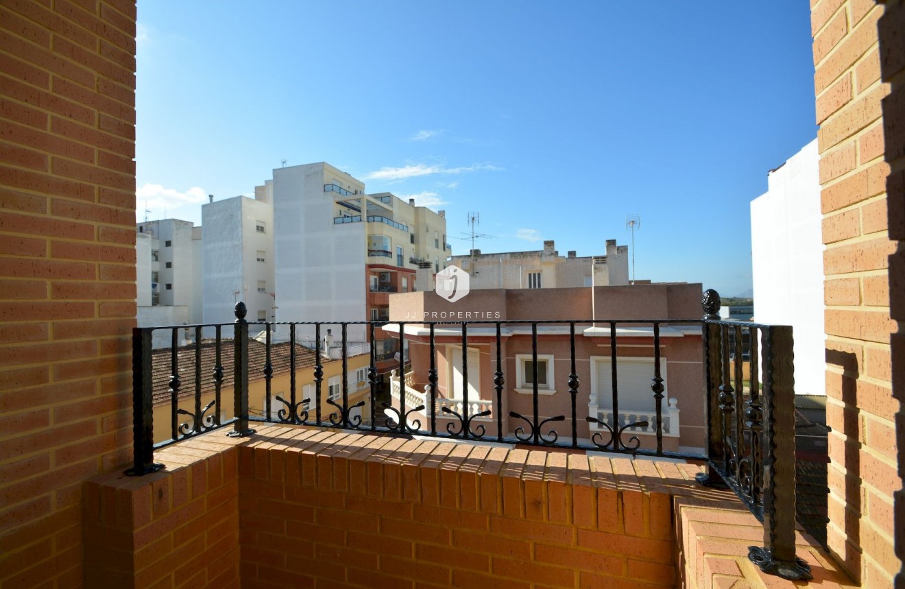 Tweedehands - Penthouse -
Guardamar del Segura - Costa Blanca