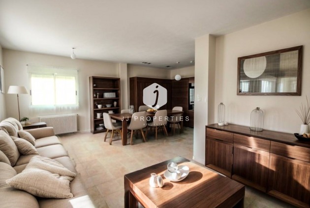 Aus zweiter Hand - Villa -
Torrevieja - La Siesta - El Salado - Torreta