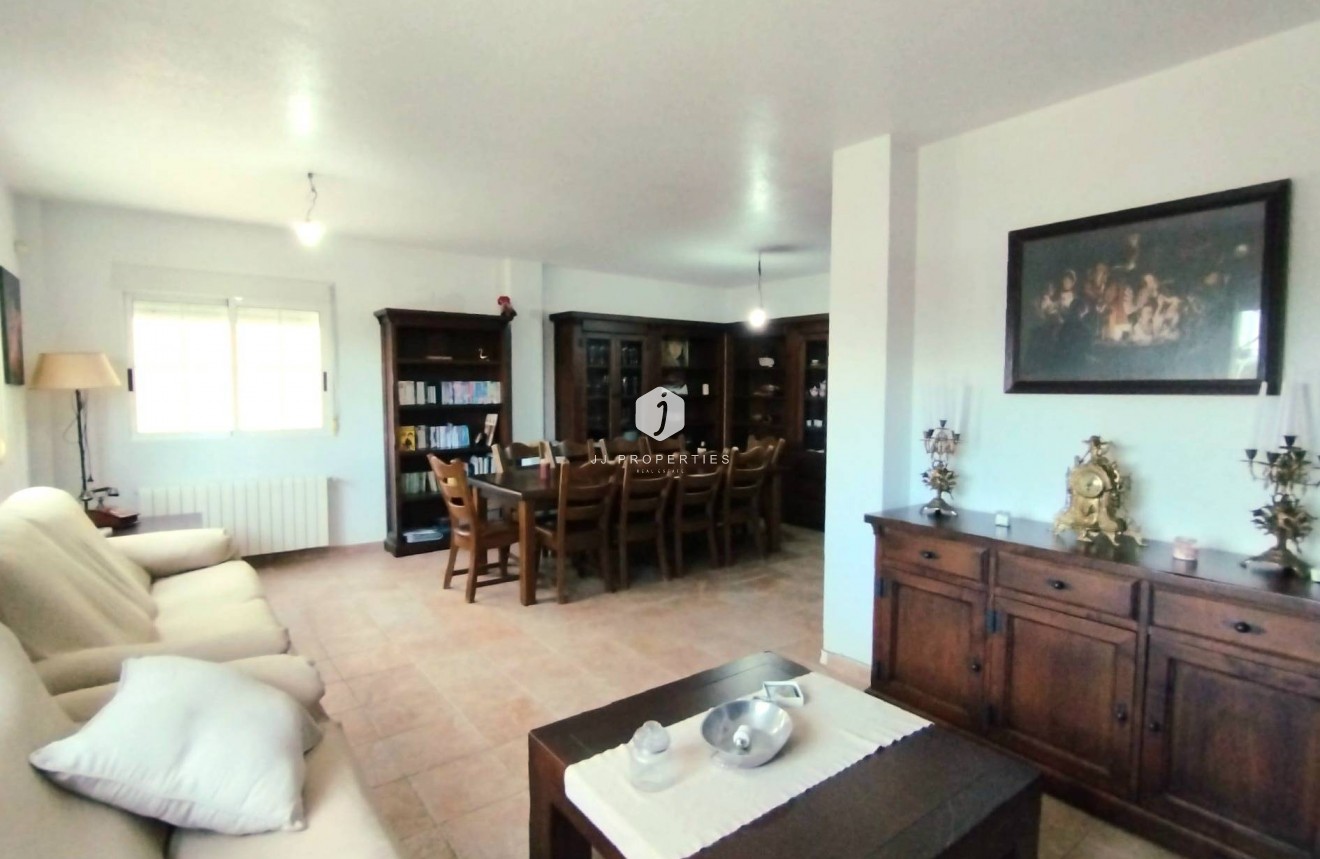 Aus zweiter Hand - Villa -
Torrevieja - La Siesta - El Salado - Torreta