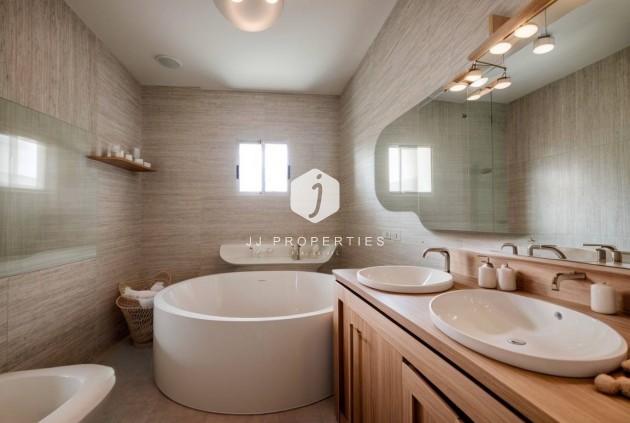 Aus zweiter Hand - Villa -
Torrevieja - La Siesta - El Salado - Torreta