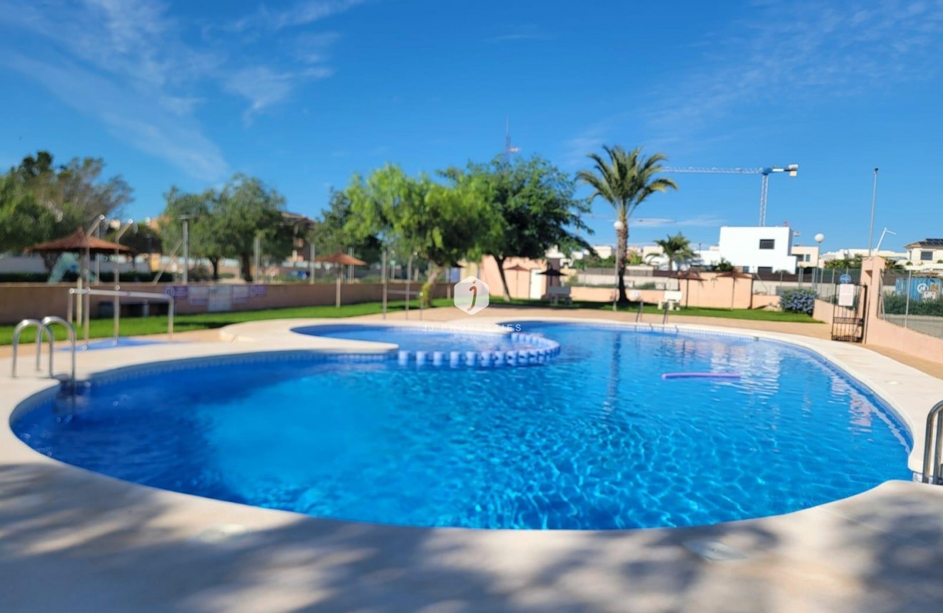 Segunda mano - Chalet -
Los Montesinos - Los Montesinos - Urb. La Herrada