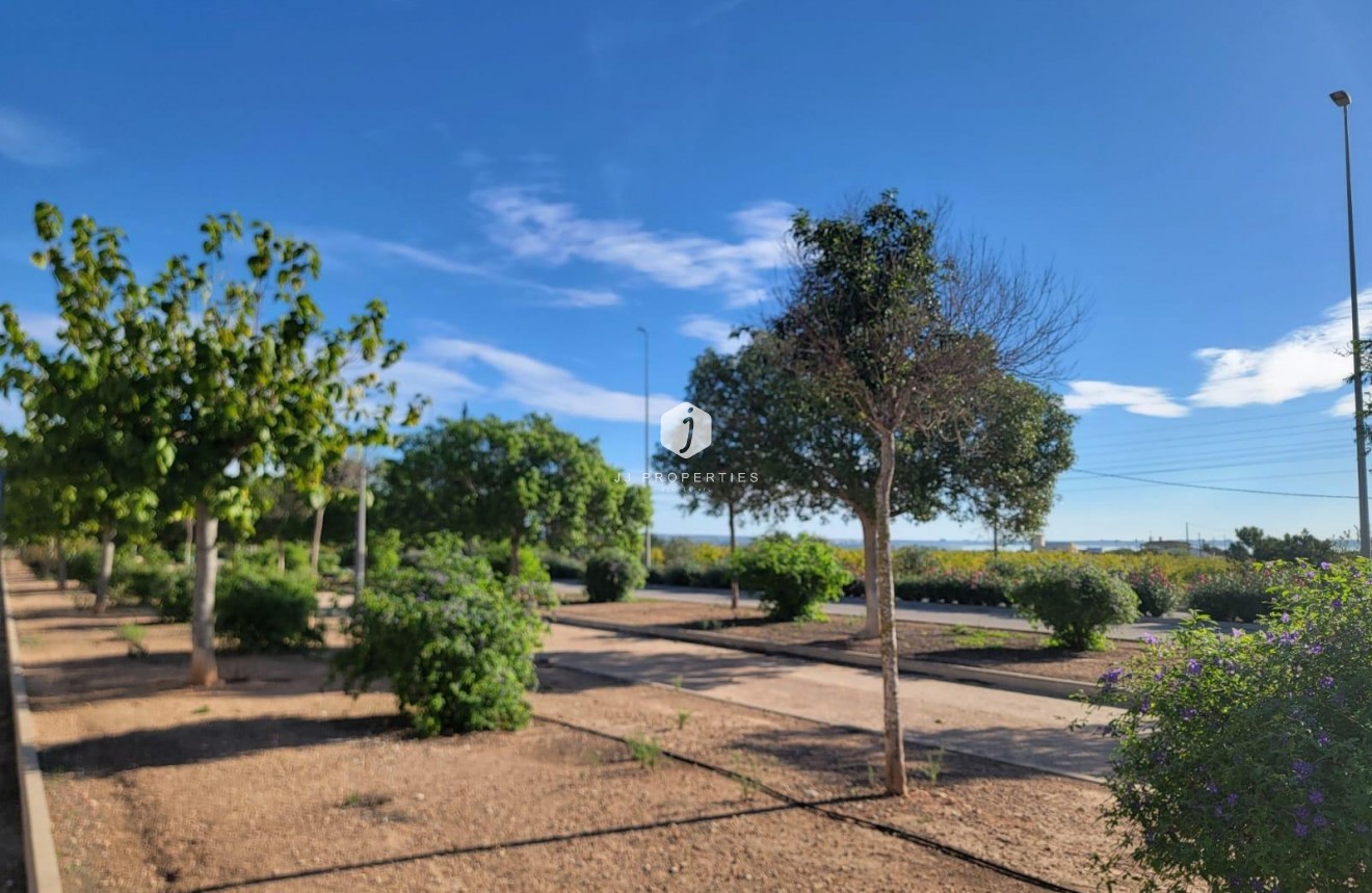 Segunda mano - Chalet -
Los Montesinos - Los Montesinos - Urb. La Herrada