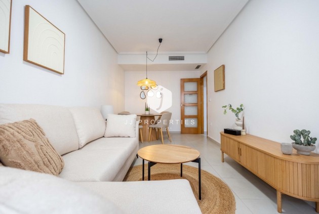 Segunda mano - Apartamento / piso -
Torrevieja - Centro