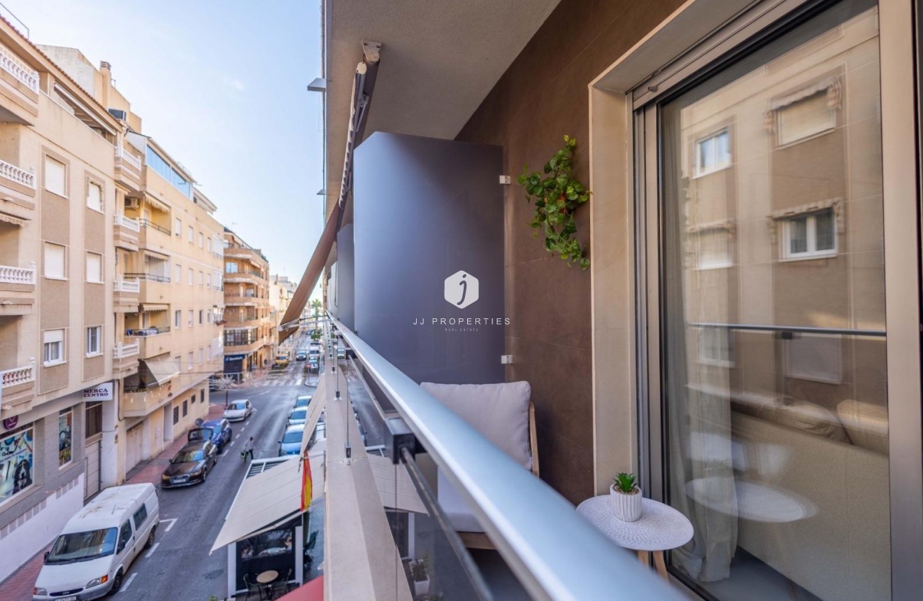 Segunda mano - Apartamento / piso -
Torrevieja - Centro