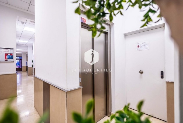 Segunda mano - Apartamento / piso -
Torrevieja - Centro