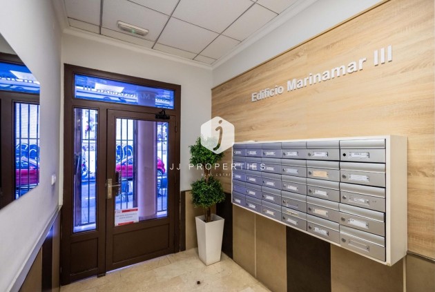 Segunda mano - Apartamento / piso -
Torrevieja - Centro