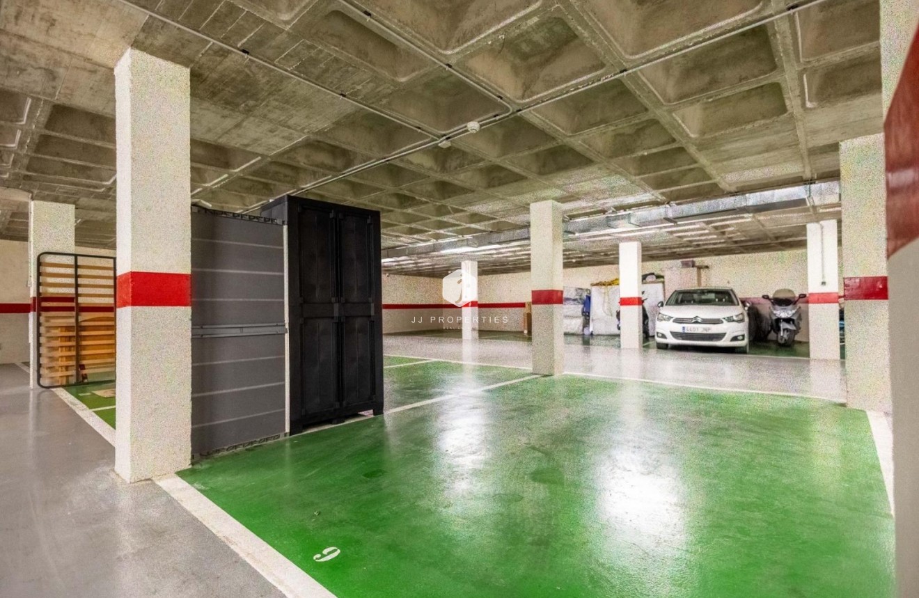 Segunda mano - Apartamento / piso -
Torrevieja - Centro