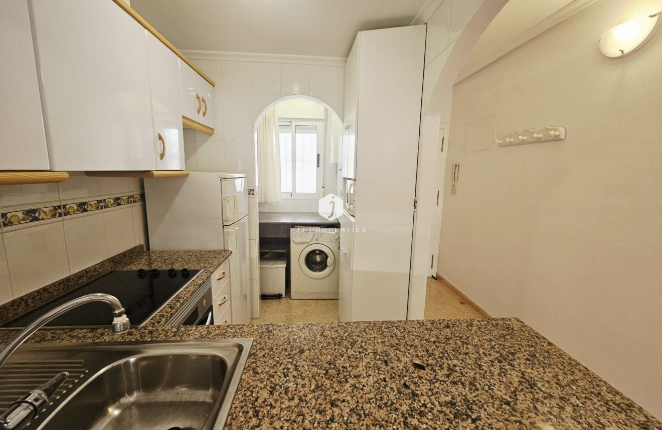 Segunda mano - Apartamento / piso -
Torrevieja - PARQUE DE LAS NACIONES