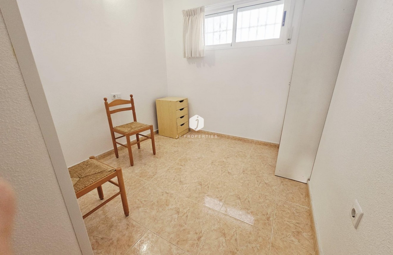 Segunda mano - Apartamento / piso -
Torrevieja - PARQUE DE LAS NACIONES
