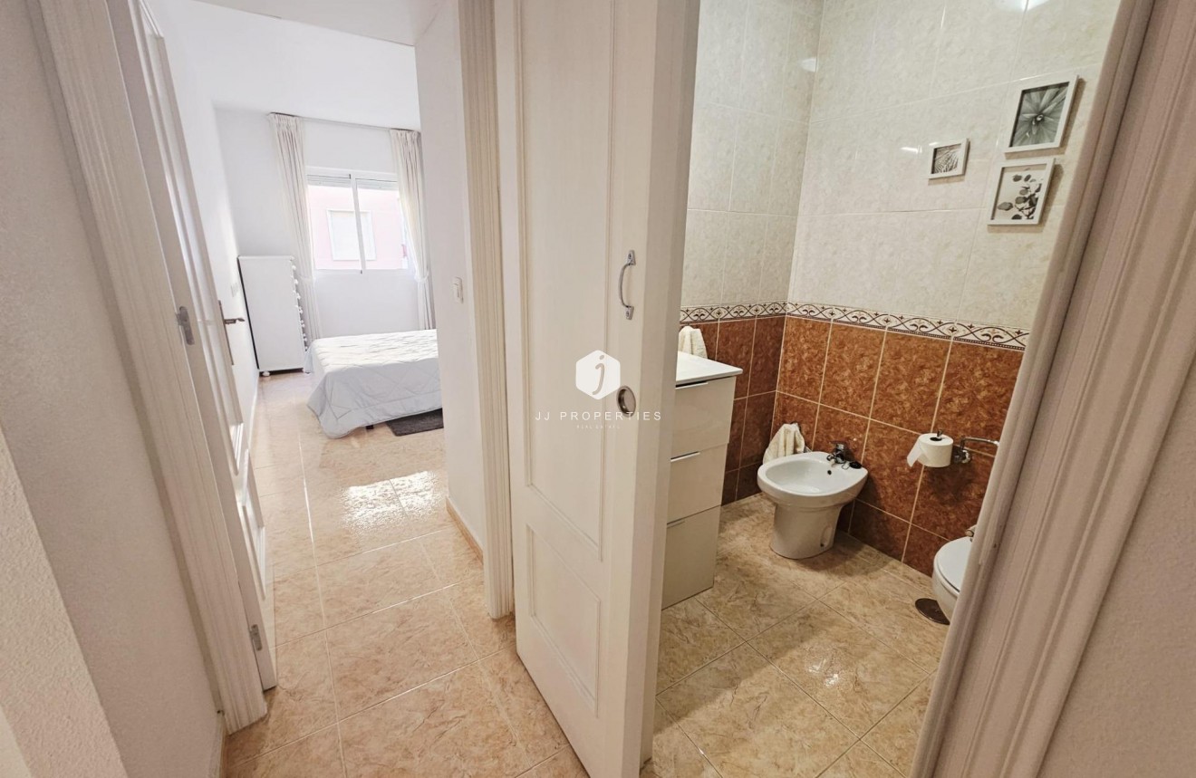 Segunda mano - Apartamento / piso -
Torrevieja - PARQUE DE LAS NACIONES