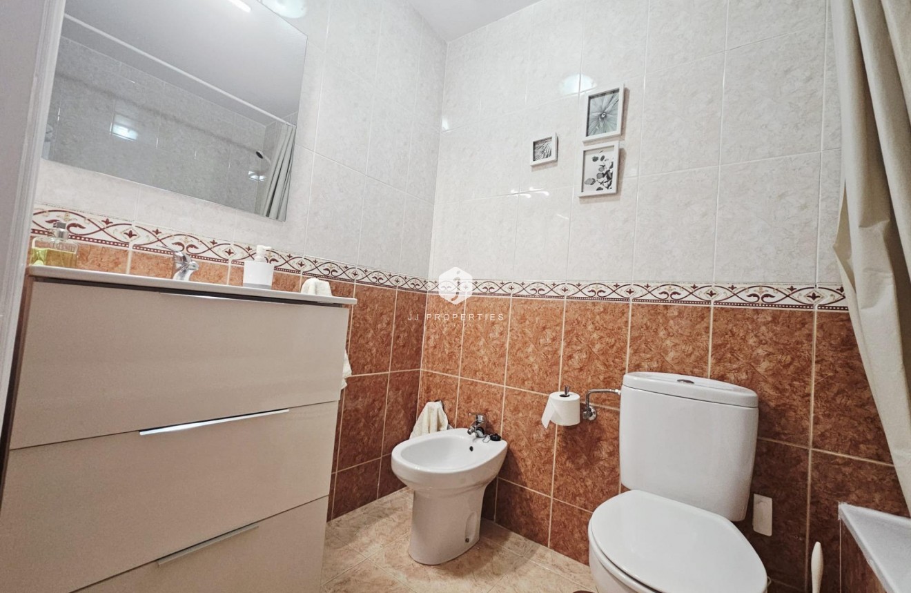 Segunda mano - Apartamento / piso -
Torrevieja - PARQUE DE LAS NACIONES