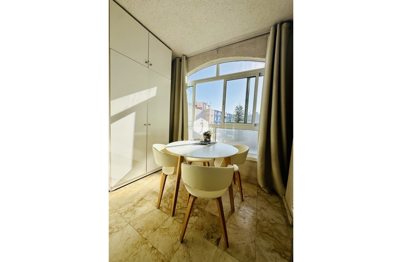 Resale - Apartment / flat -
Torrevieja - Costa Blanca