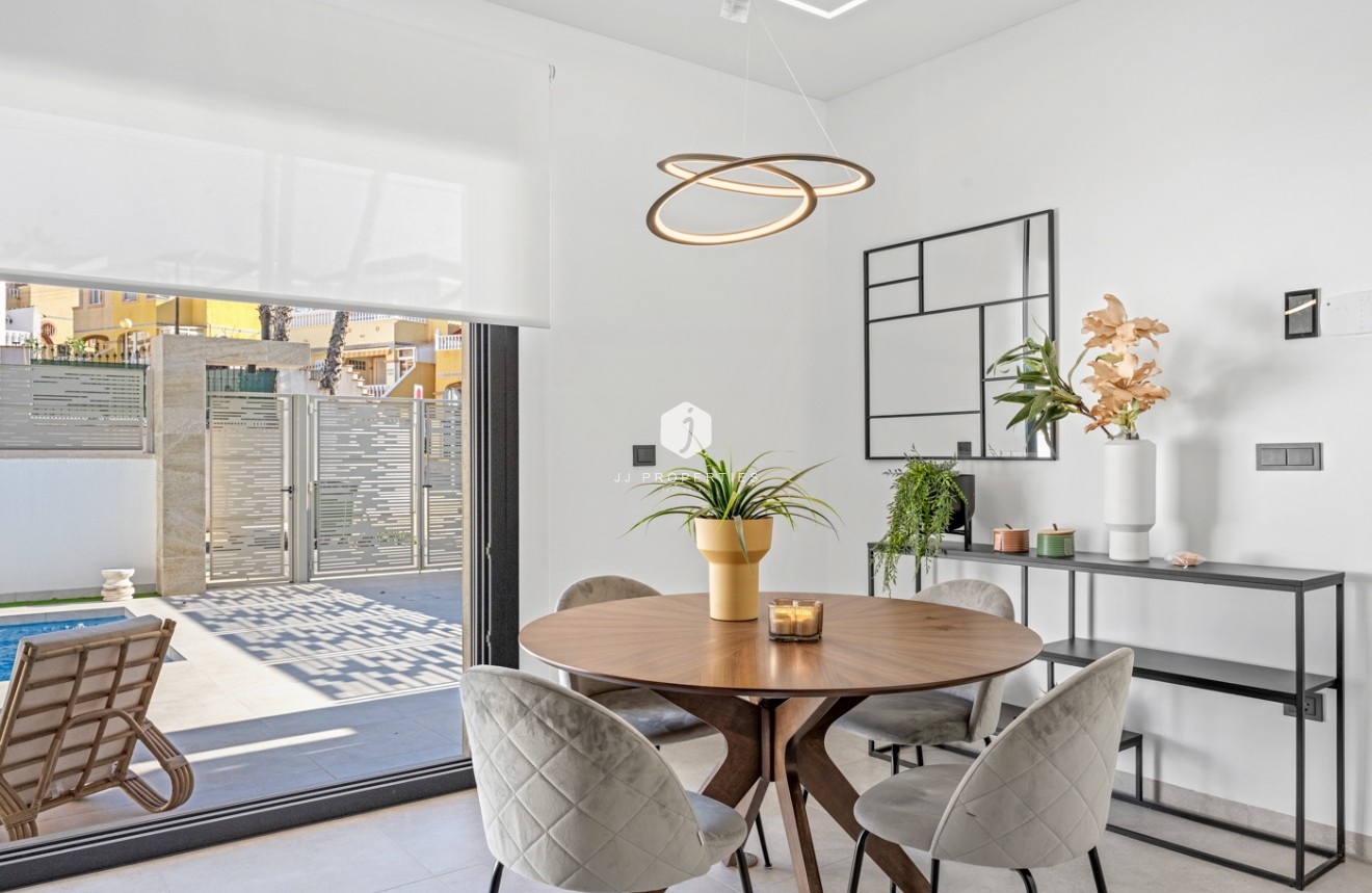 Resale - Villa -
Orihuela Costa - Costa Blanca