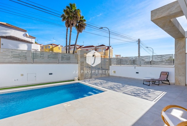 Resale - Villa -
Orihuela Costa - Costa Blanca