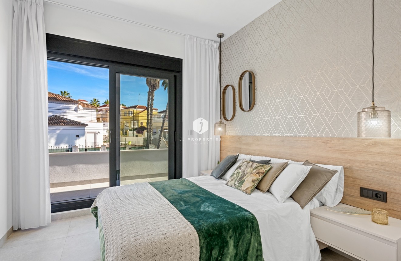 Resale - Villa -
Orihuela Costa - Costa Blanca