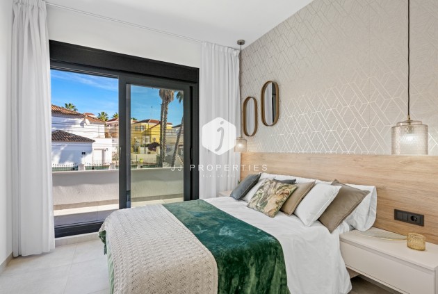 Resale - Villa -
Orihuela Costa - Costa Blanca