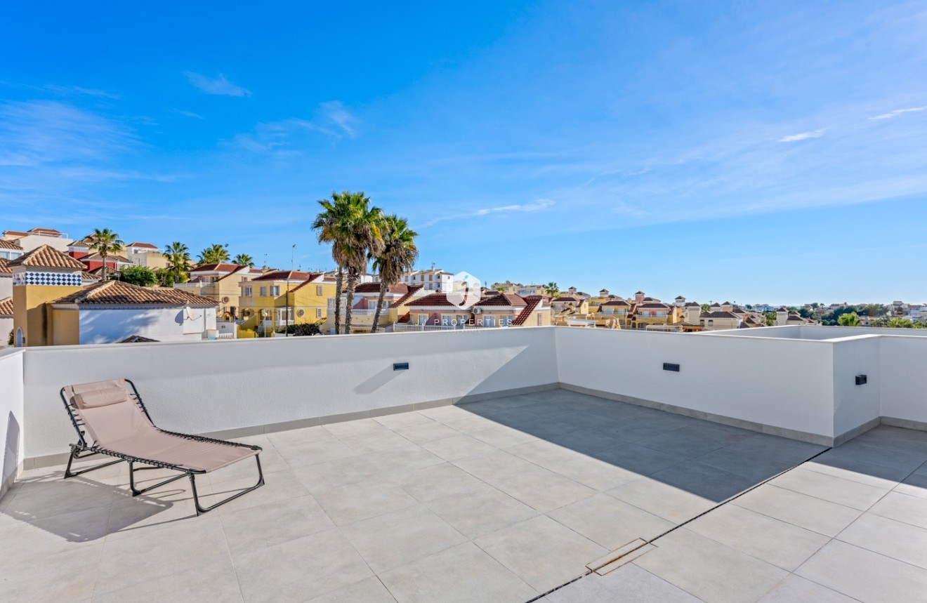 Resale - Villa -
Orihuela Costa - Costa Blanca