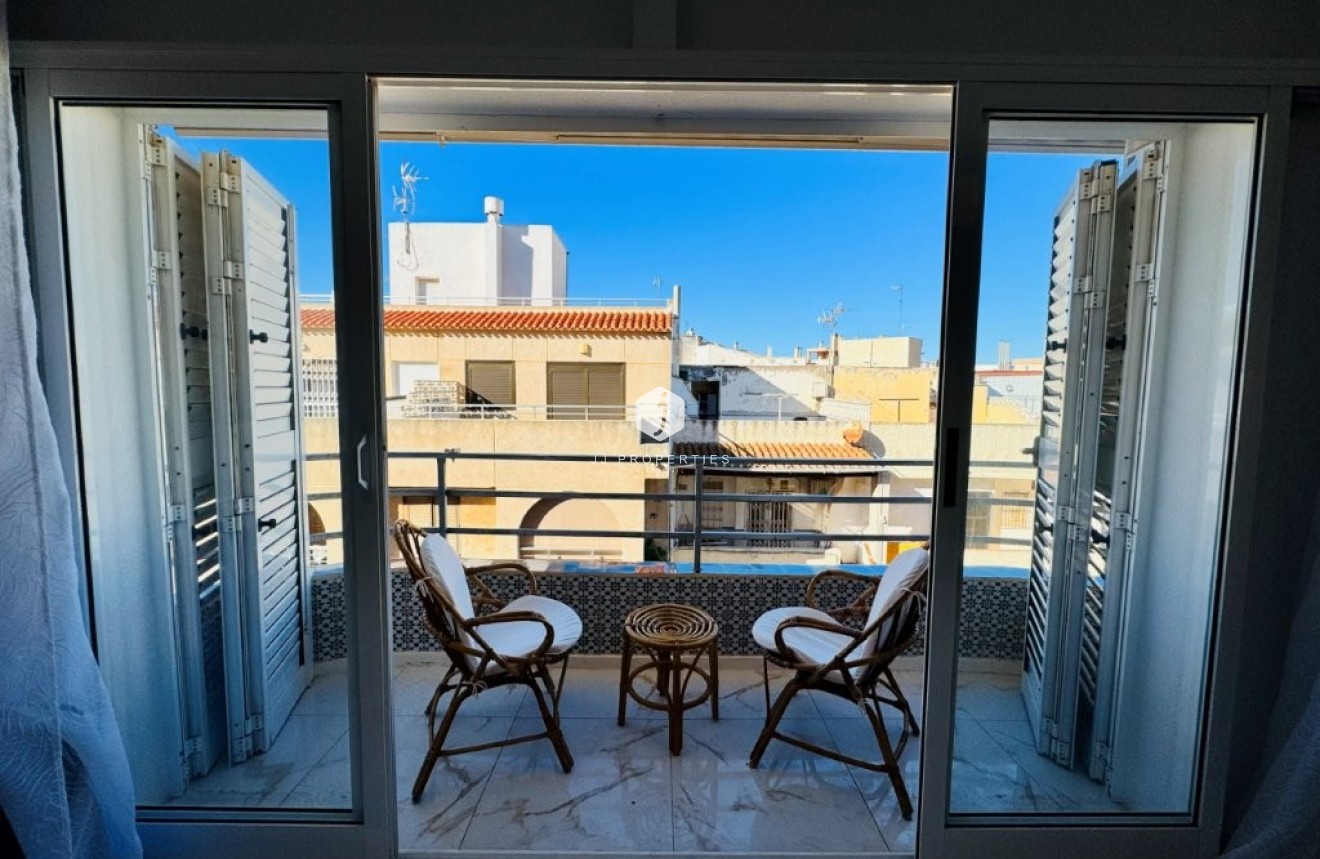 Resale - Apartment / flat -
La Mata - Costa Blanca
