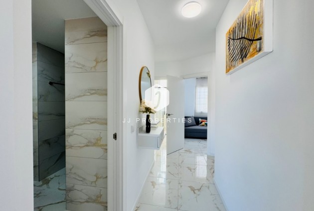 Resale - Apartment / flat -
La Mata - Costa Blanca