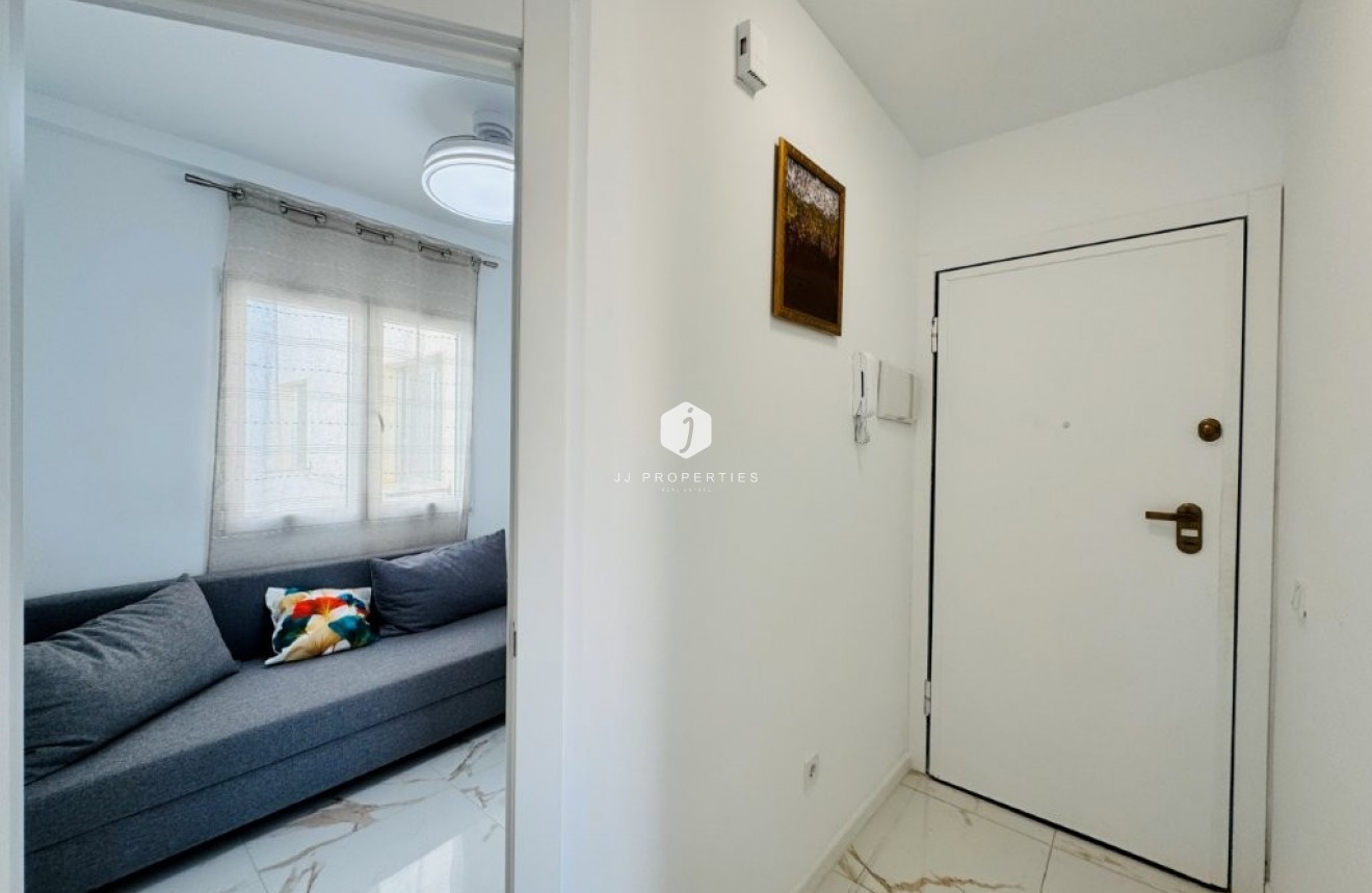 Resale - Apartment / flat -
La Mata - Costa Blanca