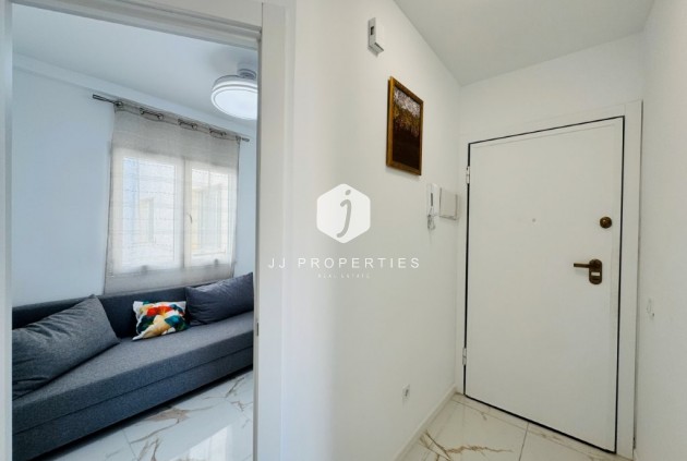 Resale - Apartment / flat -
La Mata - Costa Blanca