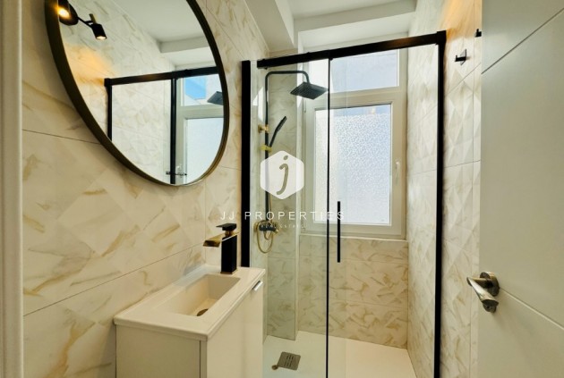 Resale - Apartment / flat -
La Mata - Costa Blanca