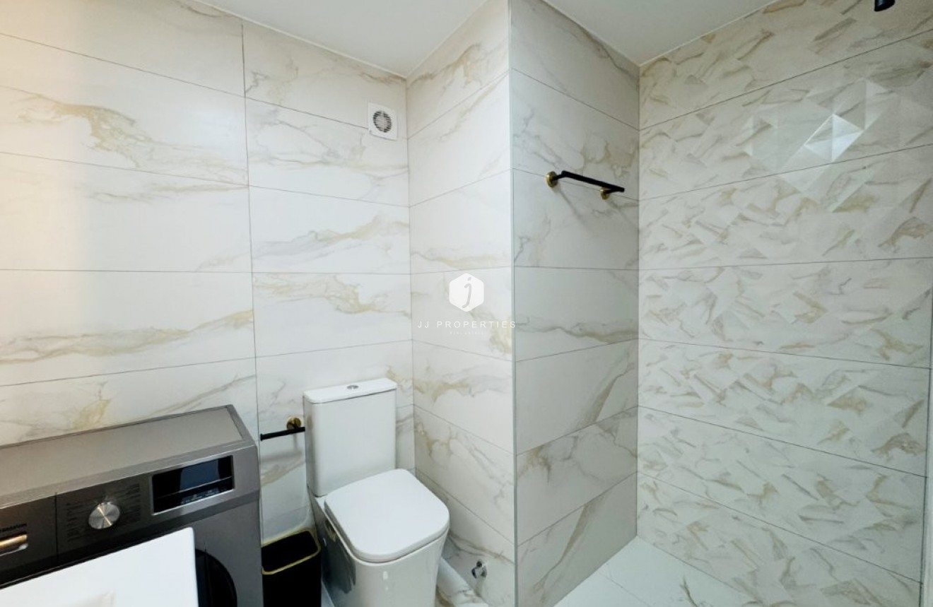 Resale - Apartment / flat -
La Mata - Costa Blanca