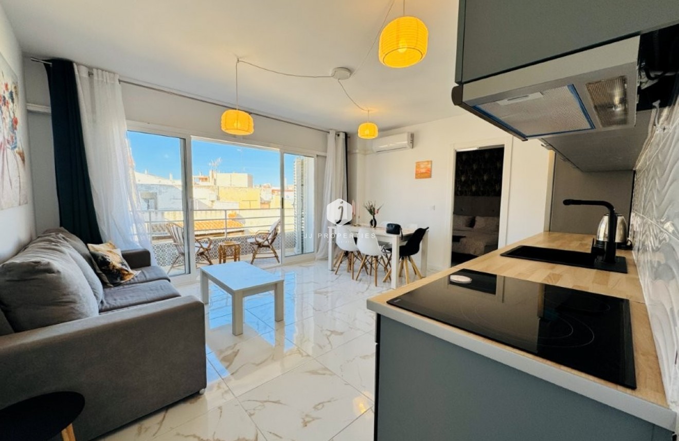 Resale - Apartment / flat -
La Mata - Costa Blanca