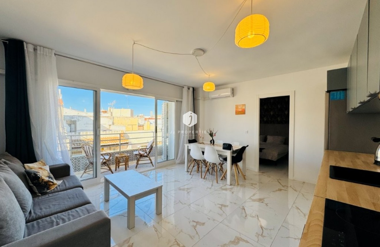 Resale - Apartment / flat -
La Mata - Costa Blanca