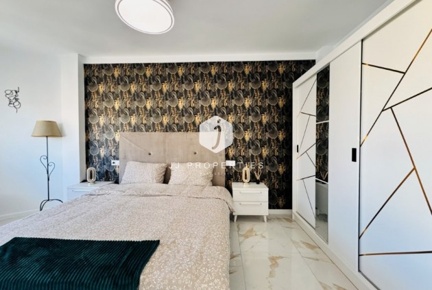 Resale - Apartment / flat -
La Mata - Costa Blanca