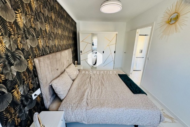 Resale - Apartment / flat -
La Mata - Costa Blanca