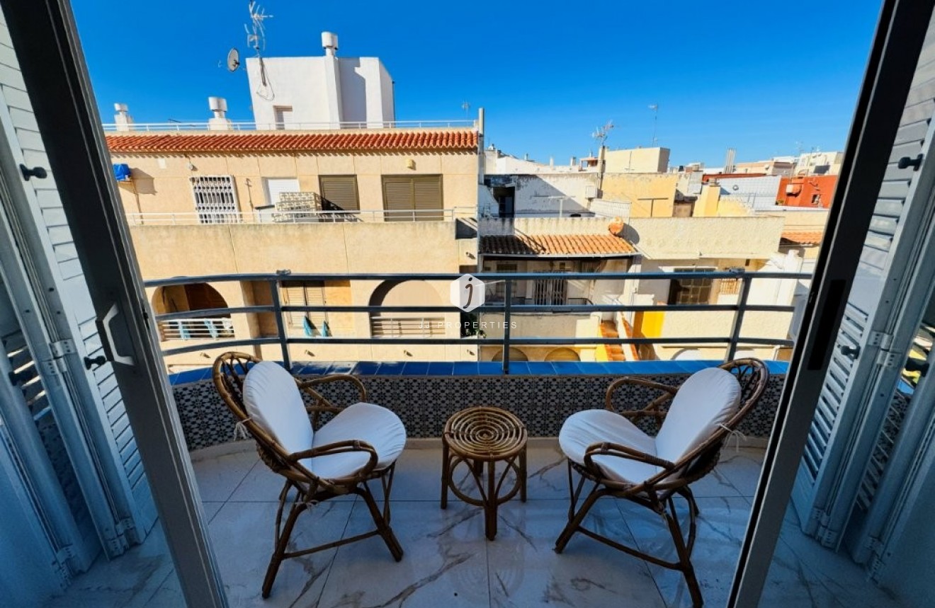 Resale - Apartment / flat -
La Mata - Costa Blanca