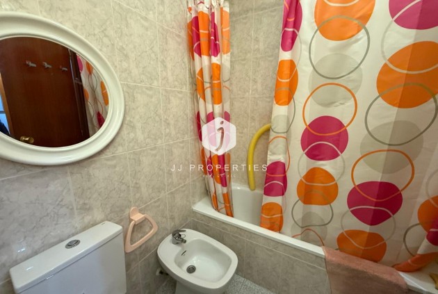 Resale - Apartment / flat -
Torrevieja - Centro