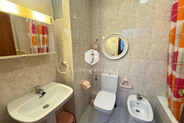 Resale - Apartment / flat -
Torrevieja - Centro