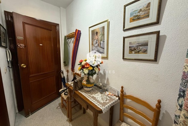 Resale - Apartment / flat -
Torrevieja - Centro