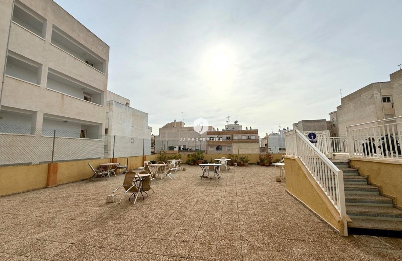 Resale - Apartment / flat -
Torrevieja - Centro