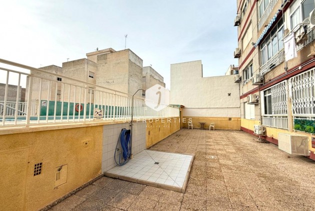 Resale - Apartment / flat -
Torrevieja - Centro