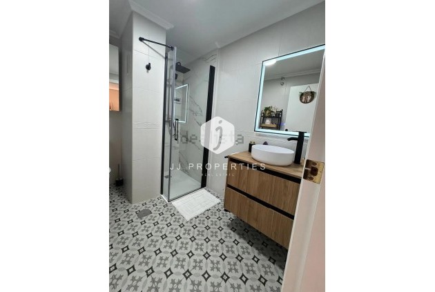 D'occasion - Attique -
Torrevieja - La Mata