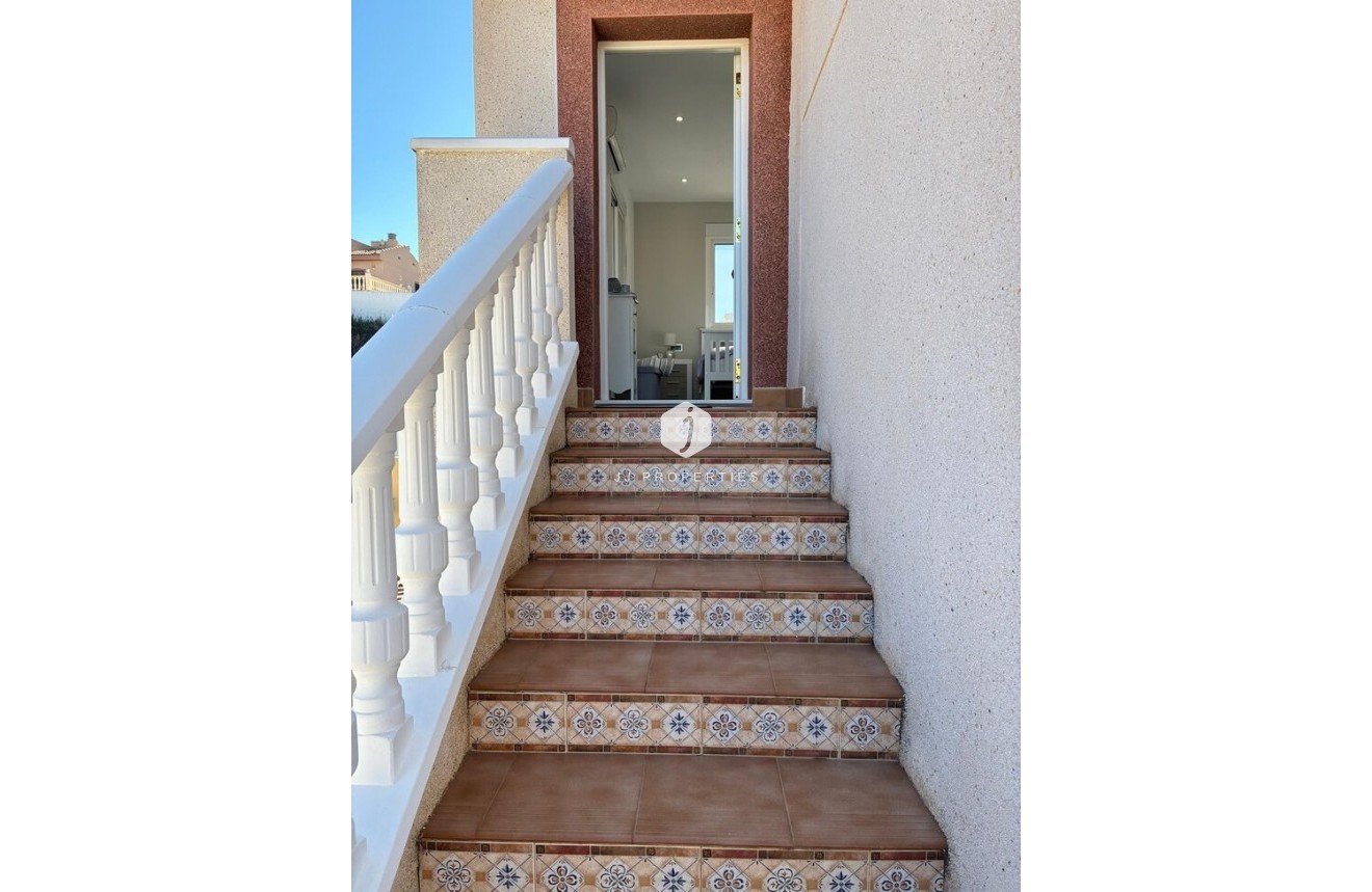 D'occasion - Villa -
Rojales - rojales hills