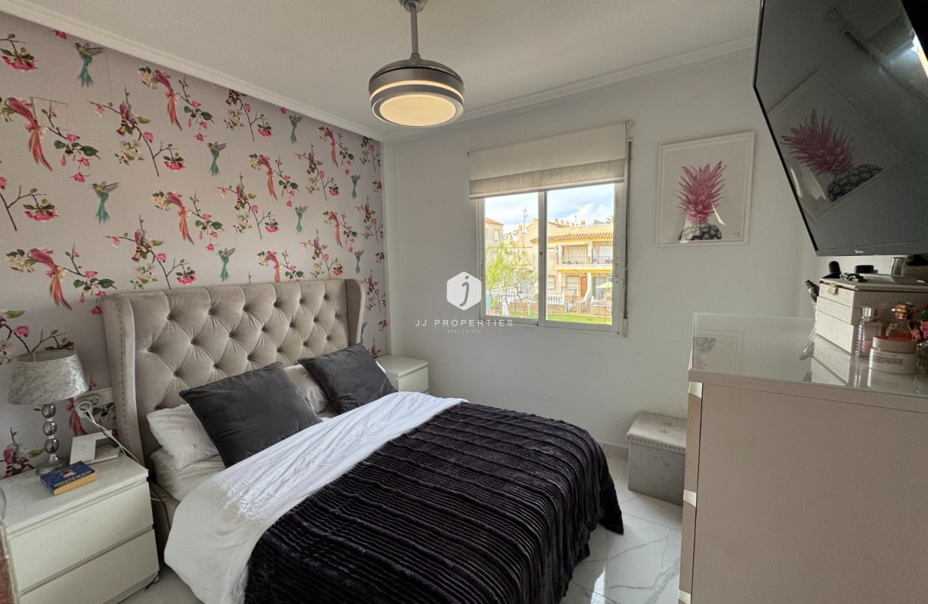 Resale - Apartment / flat -
Orihuela Costa - Costa Blanca