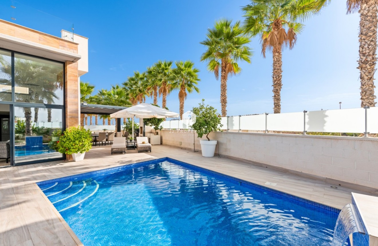 Aus zweiter Hand - Villa -
Cabo Roig - Costa Blanca