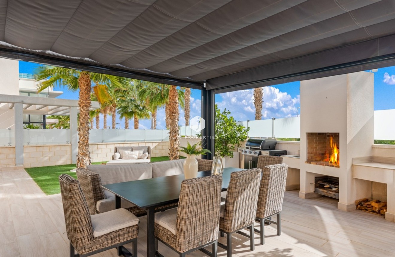 Aus zweiter Hand - Villa -
Cabo Roig - Costa Blanca