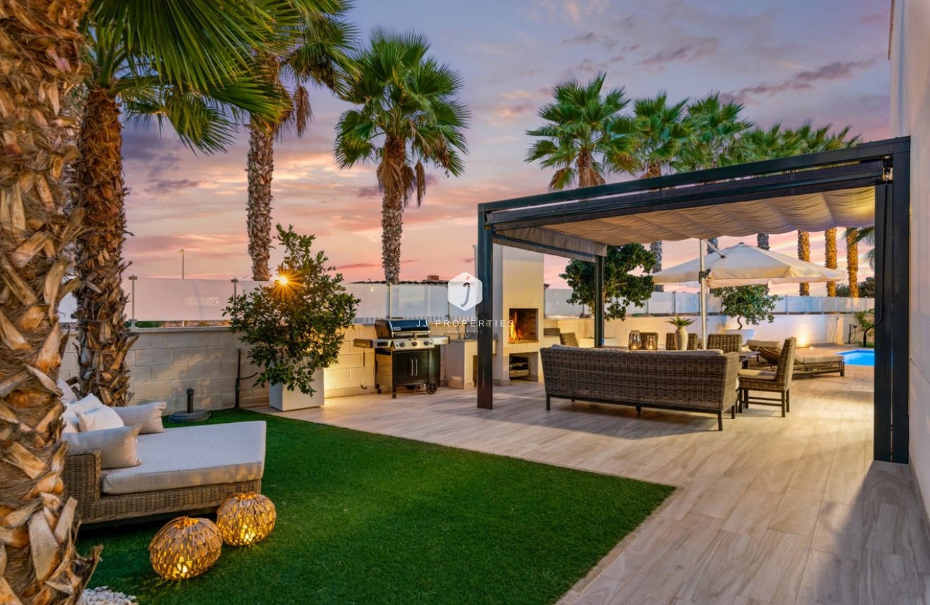 Aus zweiter Hand - Villa -
Cabo Roig - Costa Blanca