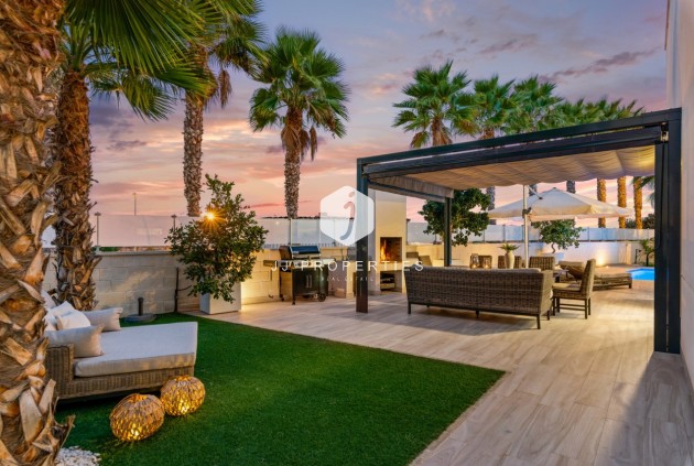 Aus zweiter Hand - Villa -
Cabo Roig - Costa Blanca