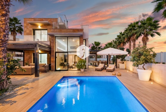 Aus zweiter Hand - Villa -
Cabo Roig - Costa Blanca