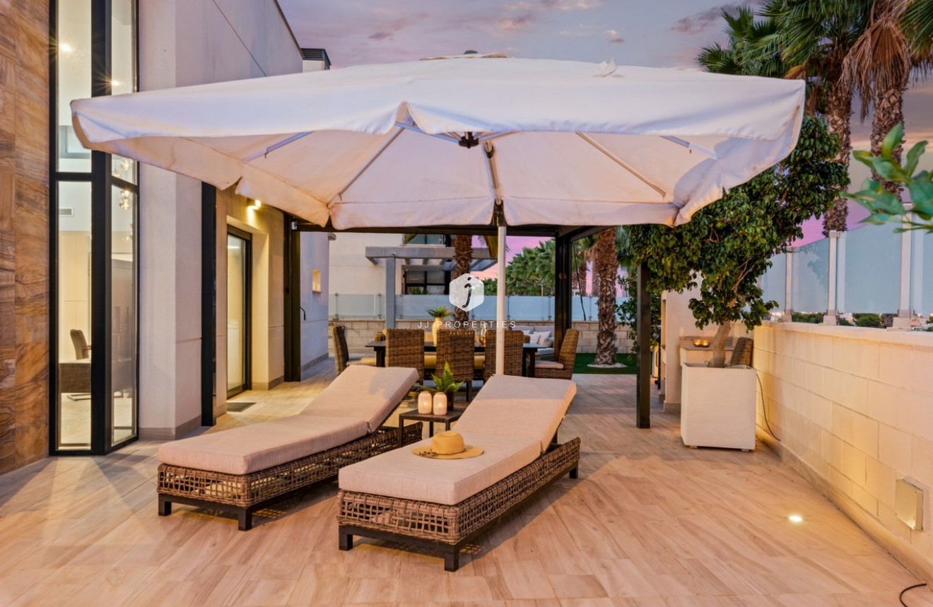 Aus zweiter Hand - Villa -
Cabo Roig - Costa Blanca