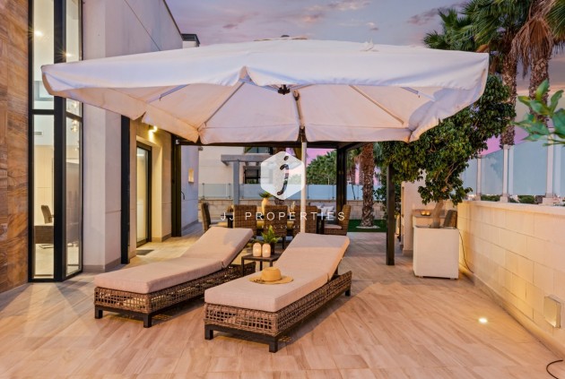 Aus zweiter Hand - Villa -
Cabo Roig - Costa Blanca